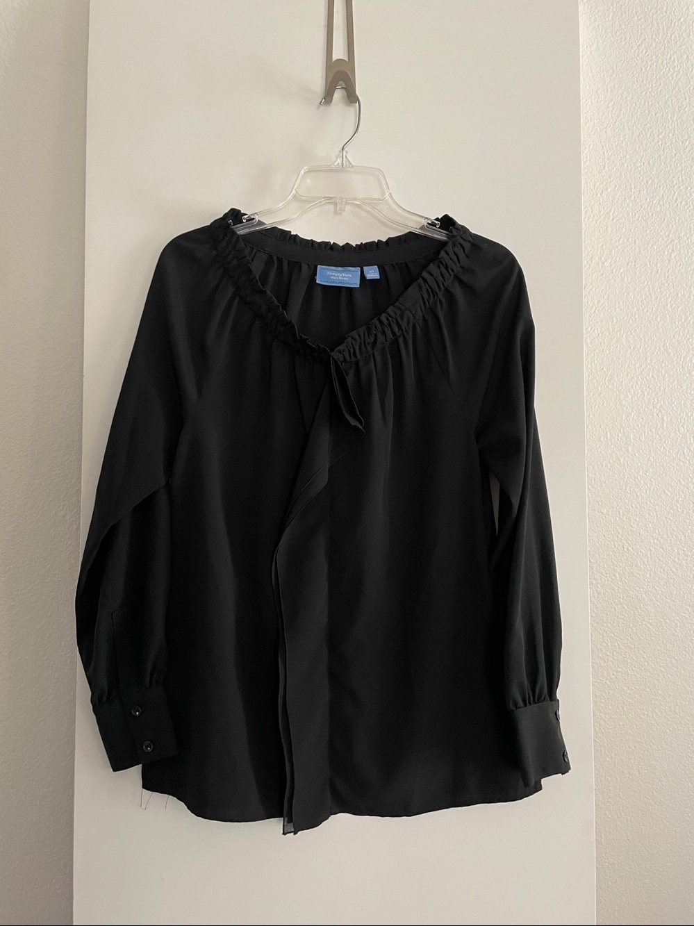 Vera Wang Black Scoop Neck Long Sleeve Blouse Top Scalloped Front Relaxed Fit